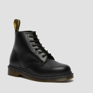 Dr. Martens 101 6 Eye Boots